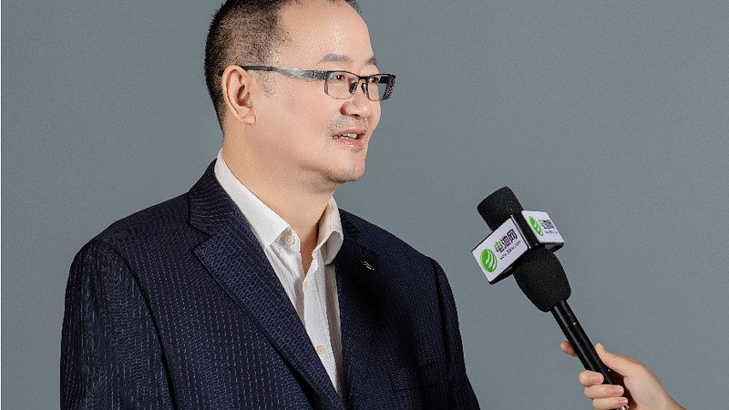 2025年，太阳能光伏板每瓦成本将如何变化？**